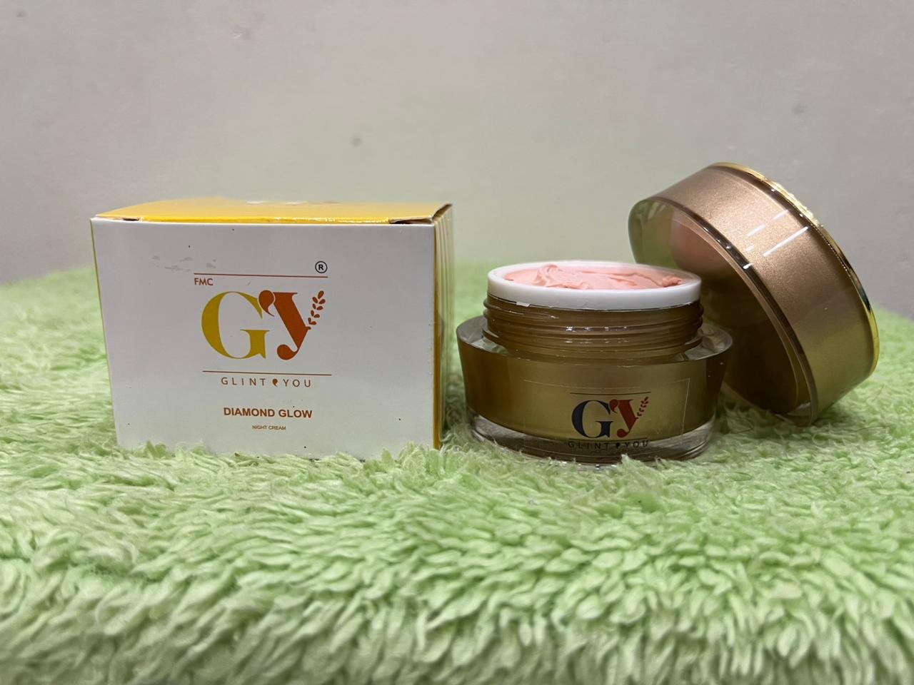 GY DIAMOND GLOW night cream